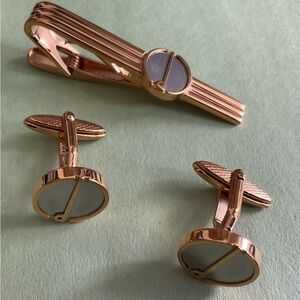 Vintage Dunhill Tie Clip and Cufflinks